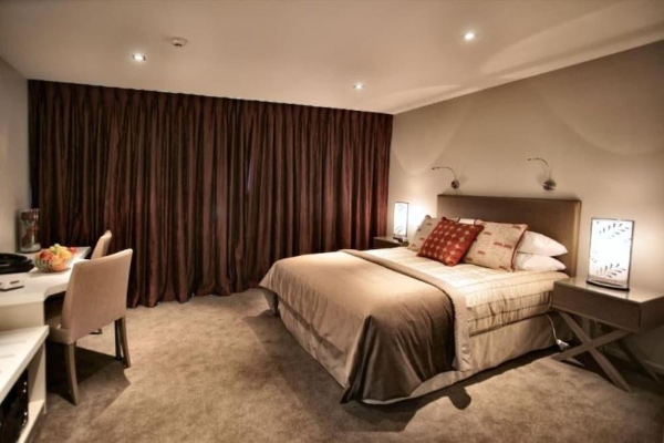 Hotel The St James